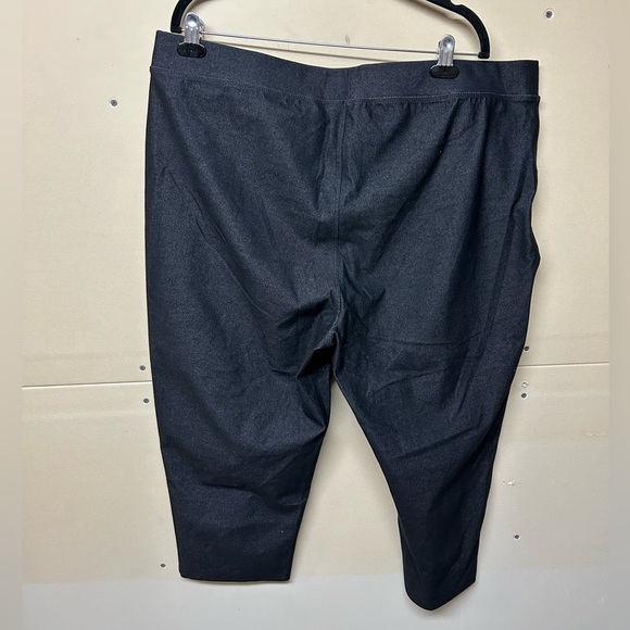 2/$30⚡️- LEGGINGS | Women’s Penningtons leggings capris size 22-24 - Picture 2 of 5